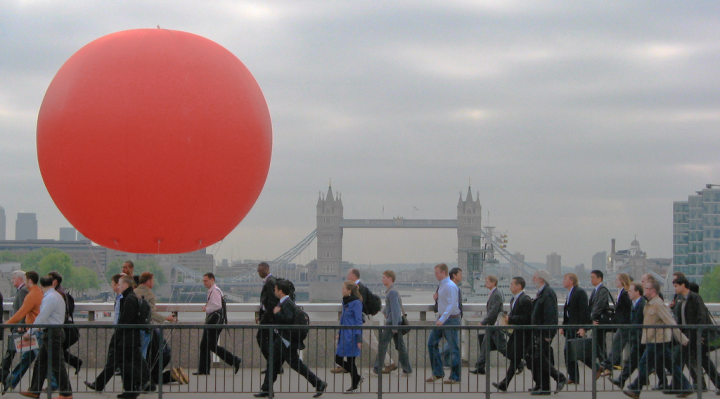 Anomalous red balloon on London Bridge
