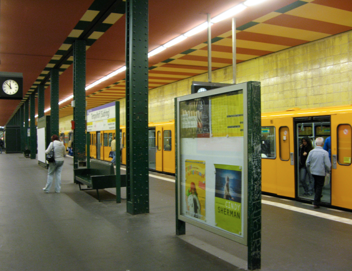 Berlin subway trains, in yellow