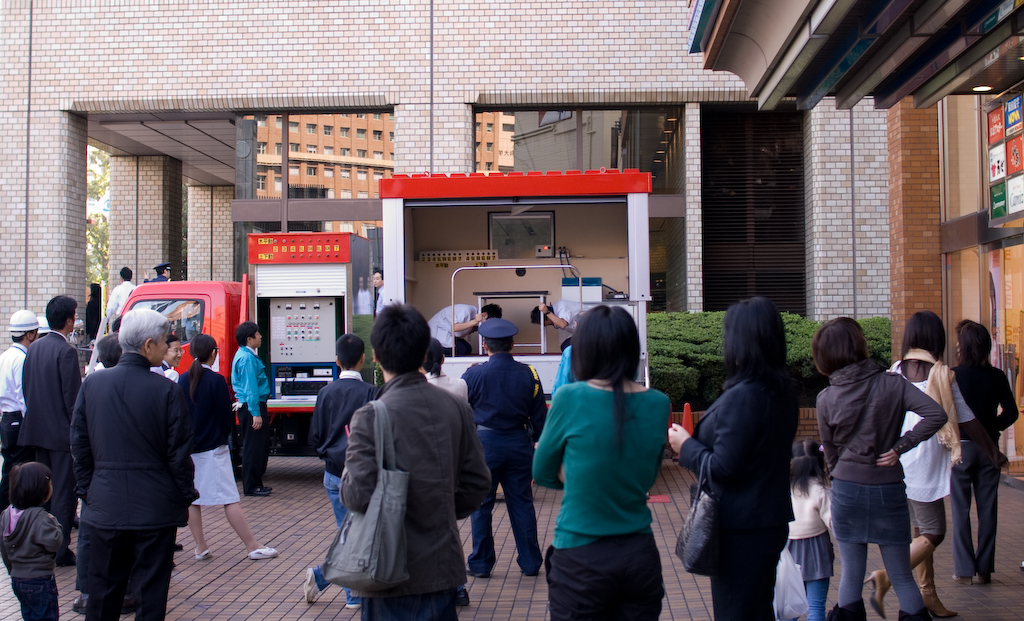 Mobile earthquake-preparedness demo in Tokyo