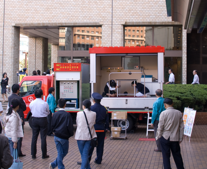 Mobile earthquake-preparedness demo in Tokyo