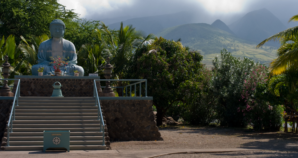 The Lahaina, Maui, Honen mission temple from the Buddha platform’s steps
