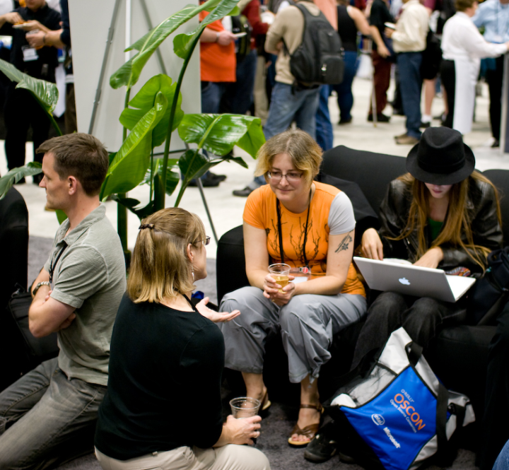 People at the OSCON 2008 O’Reilly booth