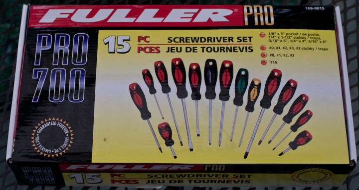 Fifteen-piece screwdriver set