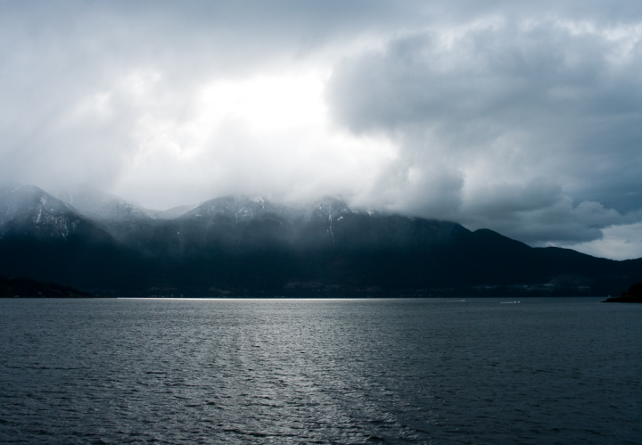 The mountains at the east rim of Howe Sound
