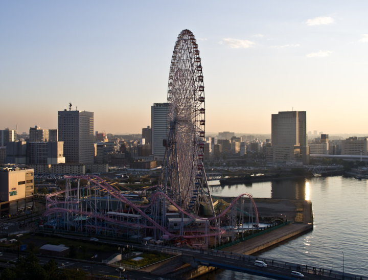 Yokohama Ferris wheel by day