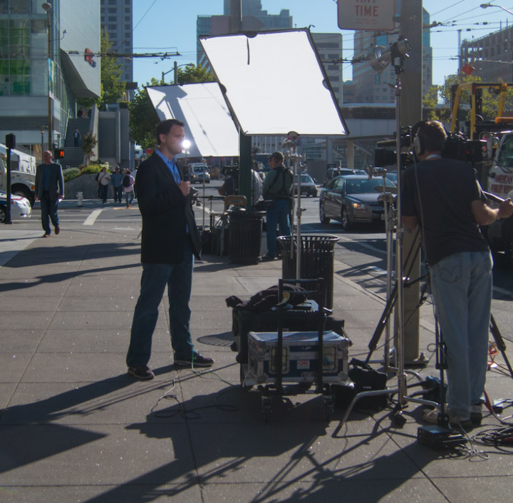 Newsfeeding outside Google I/O 2012