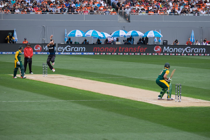 Boult bowling in the New Zealand-South Africa CWC semifinal