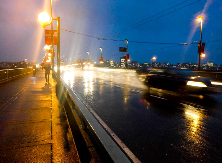 #Bike2WorkPix: Rainy night on the Cambie Bridge