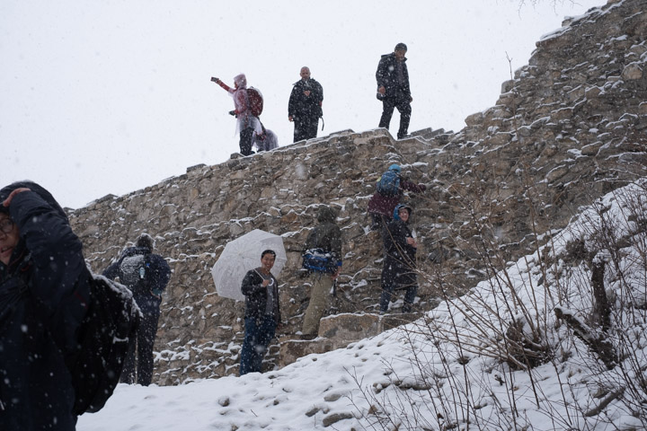 Climbing up to the Jiankou great wall