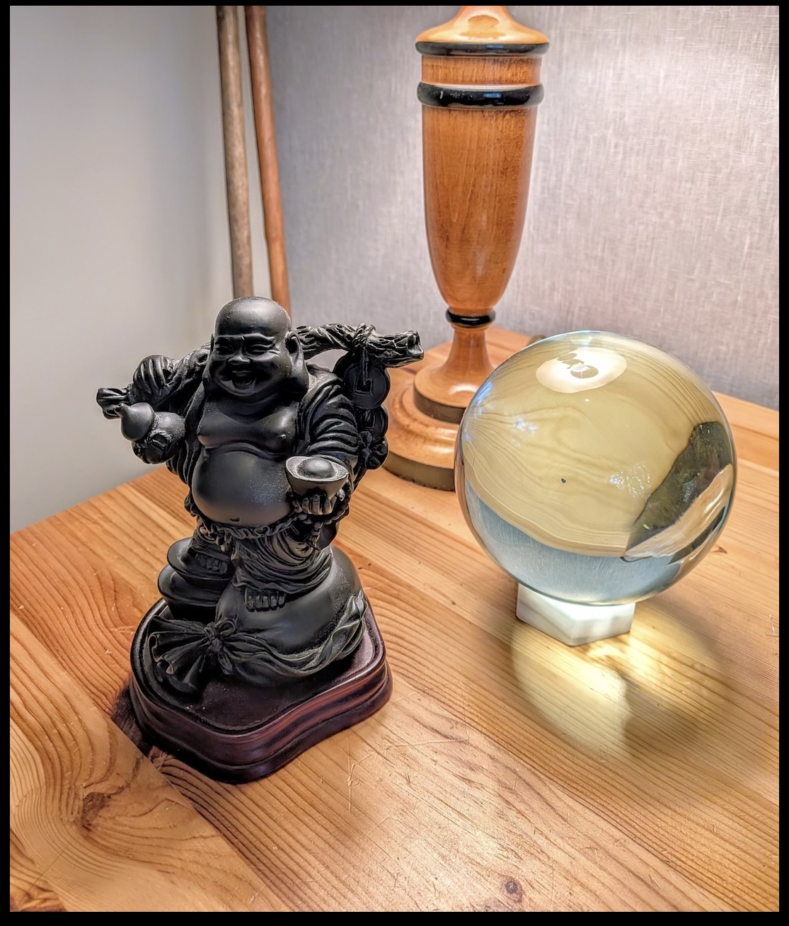 Desktop with decorations, Magic Erase has been applied