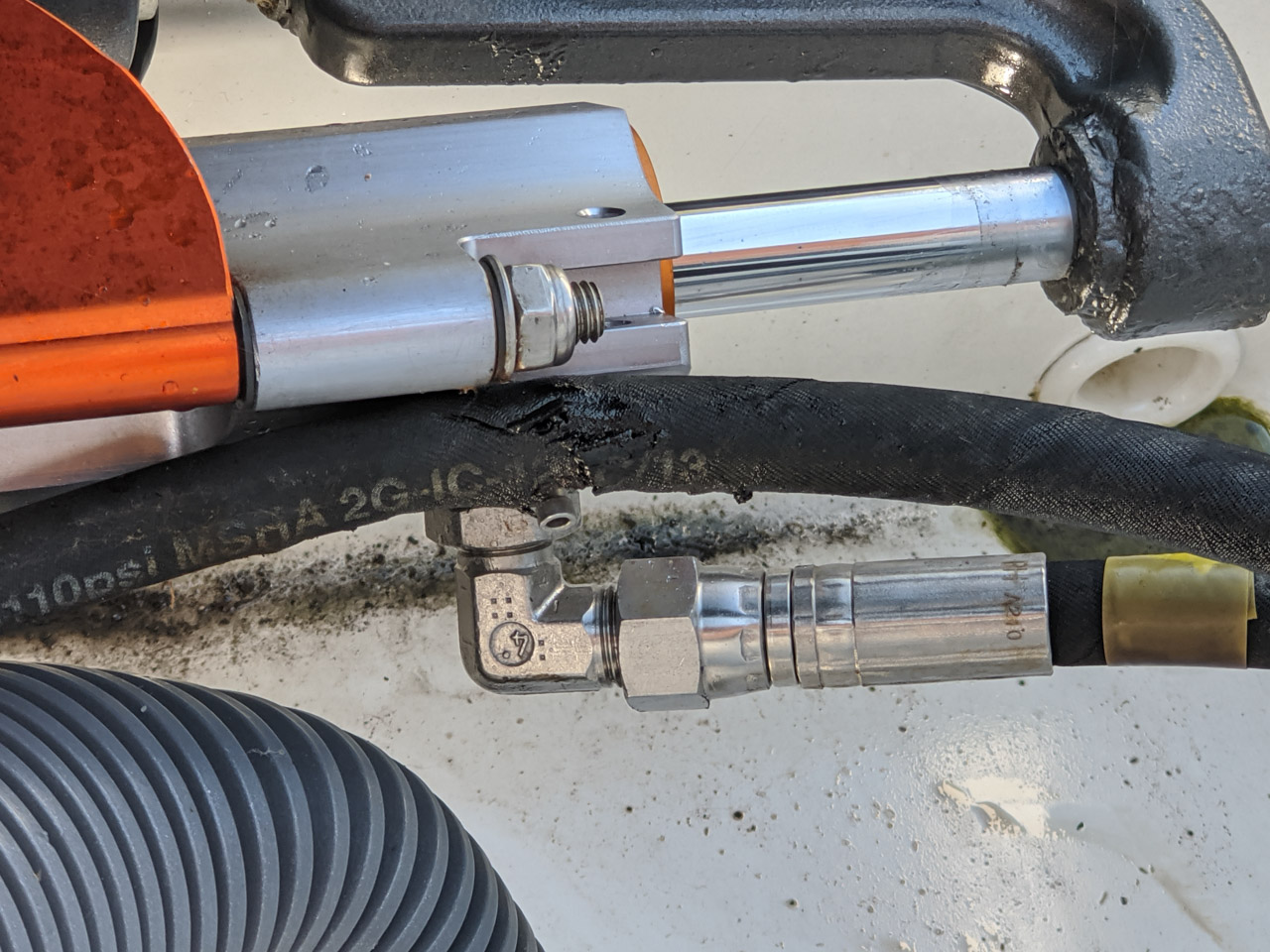 Lost steering in 795 due to hydraulic hose abrasion Jeanneau Owners Forum