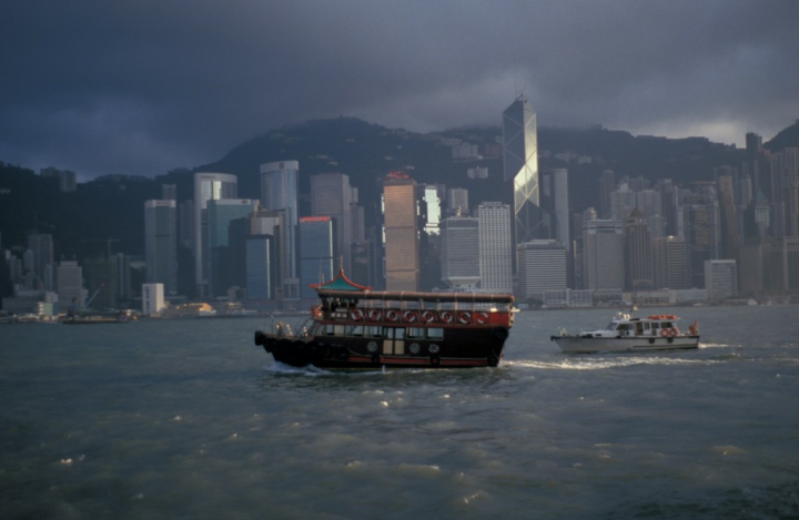 Hong Kong inner harbour, spooky light