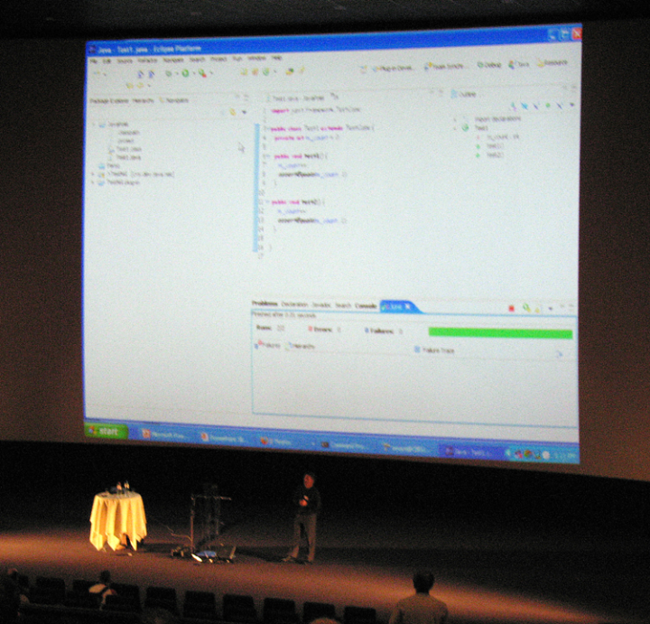 Cédric Beust presenting at Javapolis Cédric Beust presenting at Javapolis