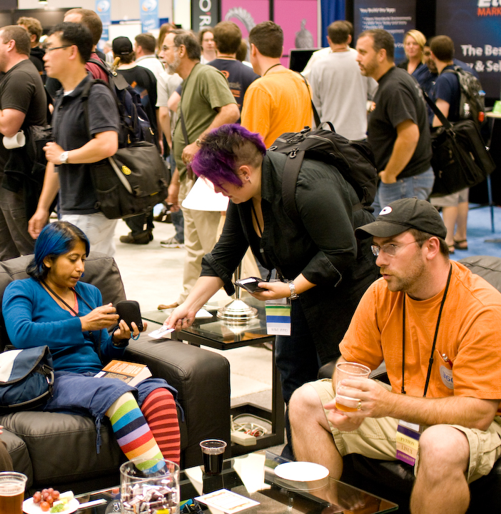 People at the OSCON 2008 Sun booth