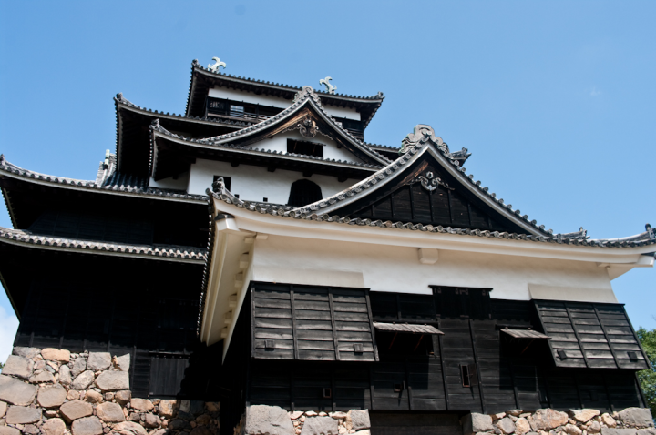 Looking up at Matsue castle keep