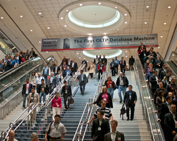 Attendees streaming into an Oracle Open World 2009 event