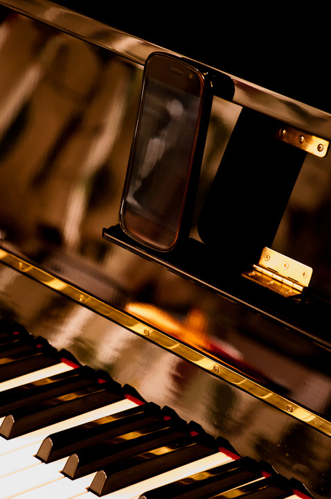 Nexus S phone with Yamaha piano