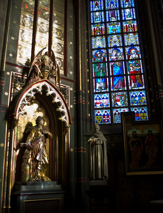 Statuary illuminated by colored light in Antwerp cathedral
