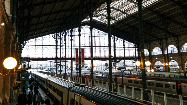 Paris’ Garde du Nord from the Eurostar walkway