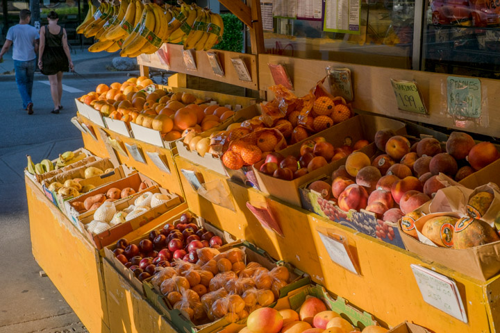 Urban fruitstand