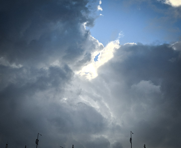 Threatening clouds