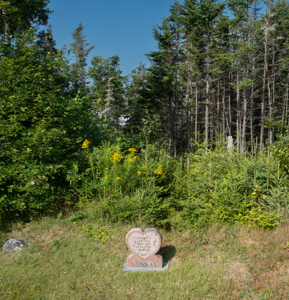Gravestone of Lillian S. DeWolfe, 1876-1958