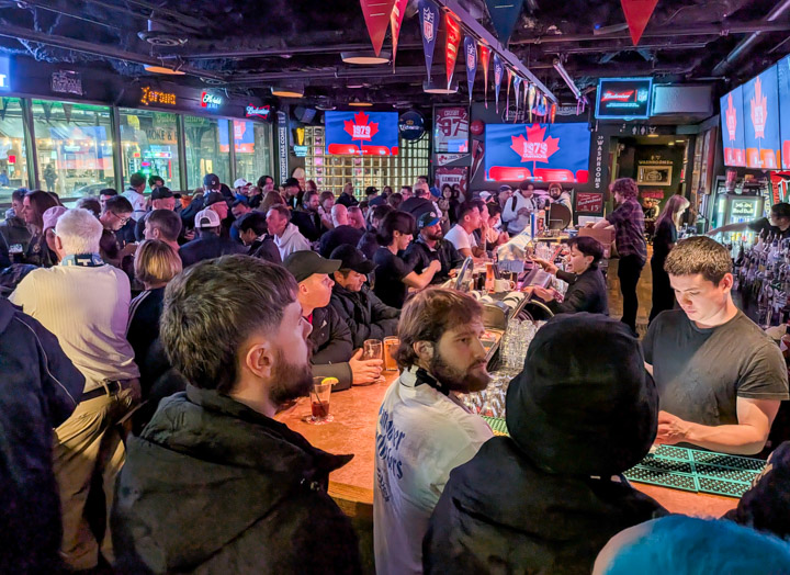 Before the fútbol at the pub